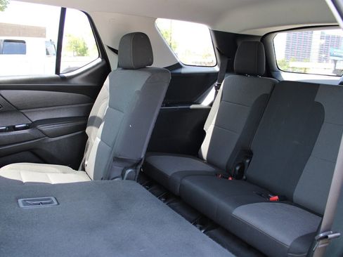 Used 2020 Chevrolet Traverse LT w/ Driver Confidence II Package AWD/4WD image 20