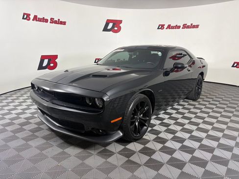 Used 2017 Dodge Challenger R/T w/ Blacktop Package RWD image 2