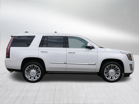 Used 2017 Cadillac Escalade Platinum AWD/4WD image 8