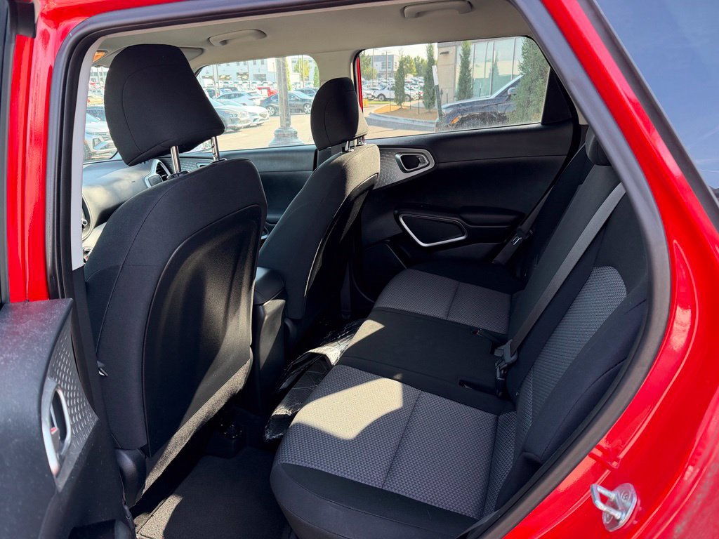 Used 2022 Kia Soul LX w/ Technology Package FWD image 6