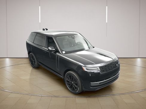 Used 2025 Land Rover Range Rover SE AWD/4WD image 34