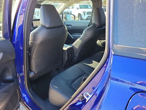 Used 2023 Toyota Corolla Cross XLE image 9