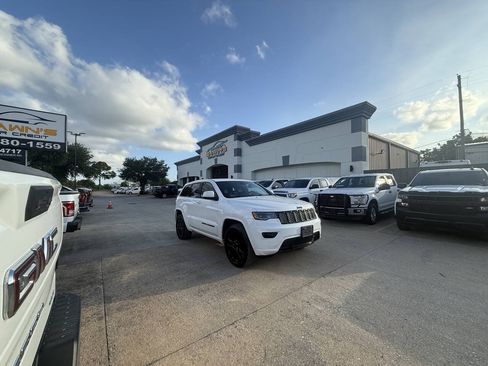 Used 2021 Jeep Grand Cherokee Laredo X RWD image 42