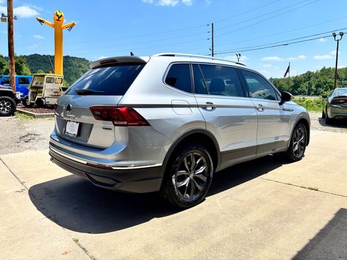 Used 2022 Volkswagen Tiguan SE AWD/4WD image 4