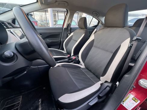 Used 2021 Nissan Versa SV FWD image 11