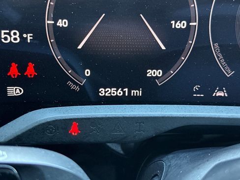 Used 2022 Porsche Taycan 4S image 19