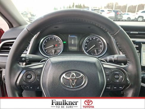 Used 2018 Toyota Camry L image 19
