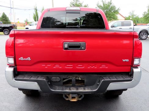 Used 2019 Toyota Tacoma TRD Off-Road image 5