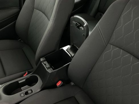 Used 2025 Toyota Corolla LE image 29