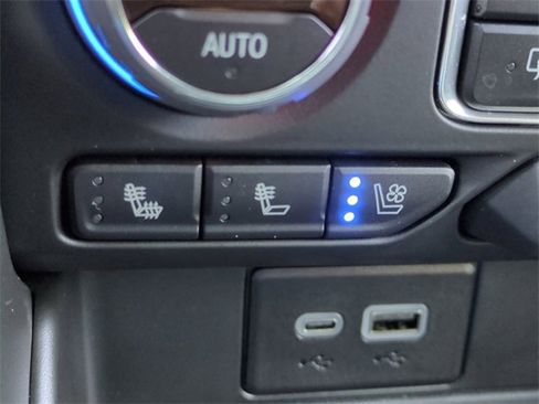 Used 2024 Chevrolet Tahoe Premier w/ Premium Package image 24