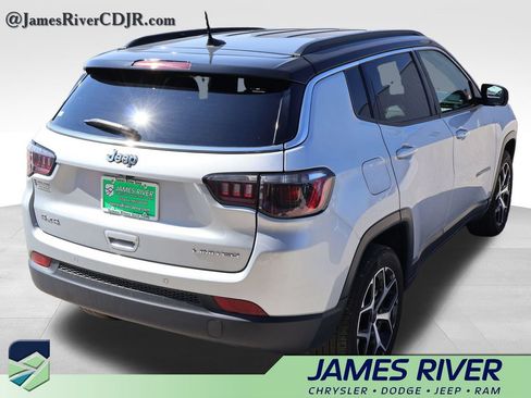 Used 2025 Jeep Compass Limited AWD/4WD image 5