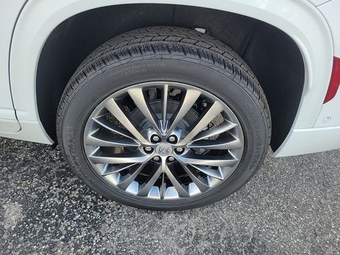 New 2026 Buick Enclave Avenir w/ Super Cruise Package FWD image 8