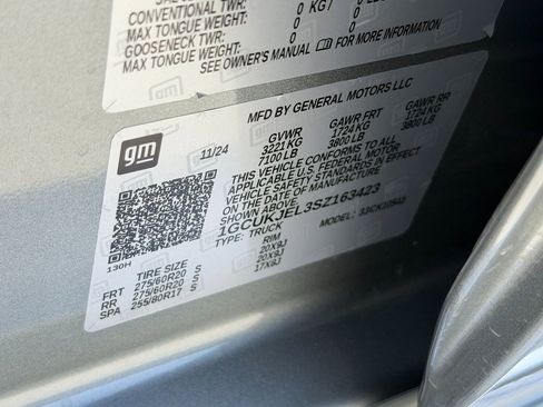 Certified 2025 Chevrolet Silverado 1500 High Country w/ Technology Package image 30