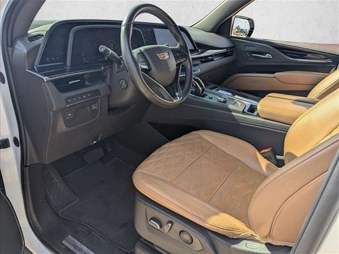 Used 2023 Cadillac Escalade ESV Premium Luxury image 9