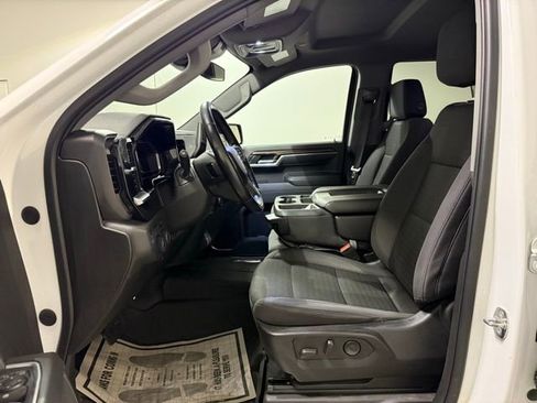 Certified 2022 Chevrolet Silverado 1500 LT w/ Z71 Off-Road Package image 12