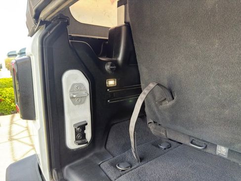 Used 2018 Jeep Wrangler Sport S image 27