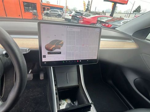 Used 2020 Tesla Model Y Long Range image 11