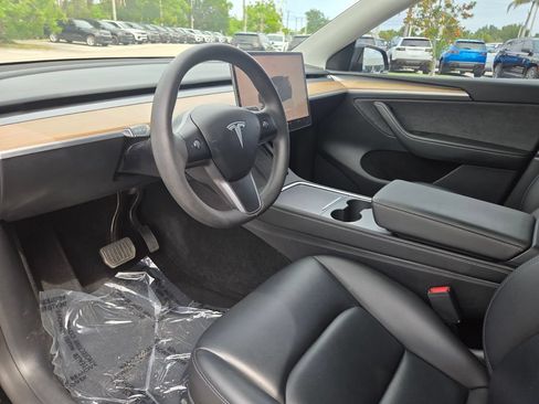 Used 2023 Tesla Model Y Long Range AWD/4WD image 29