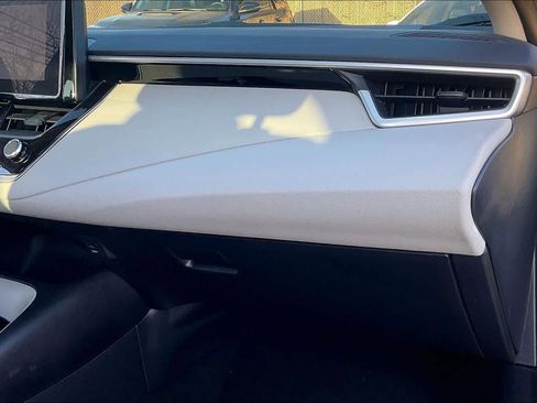 Used 2025 Toyota Corolla LE image 17