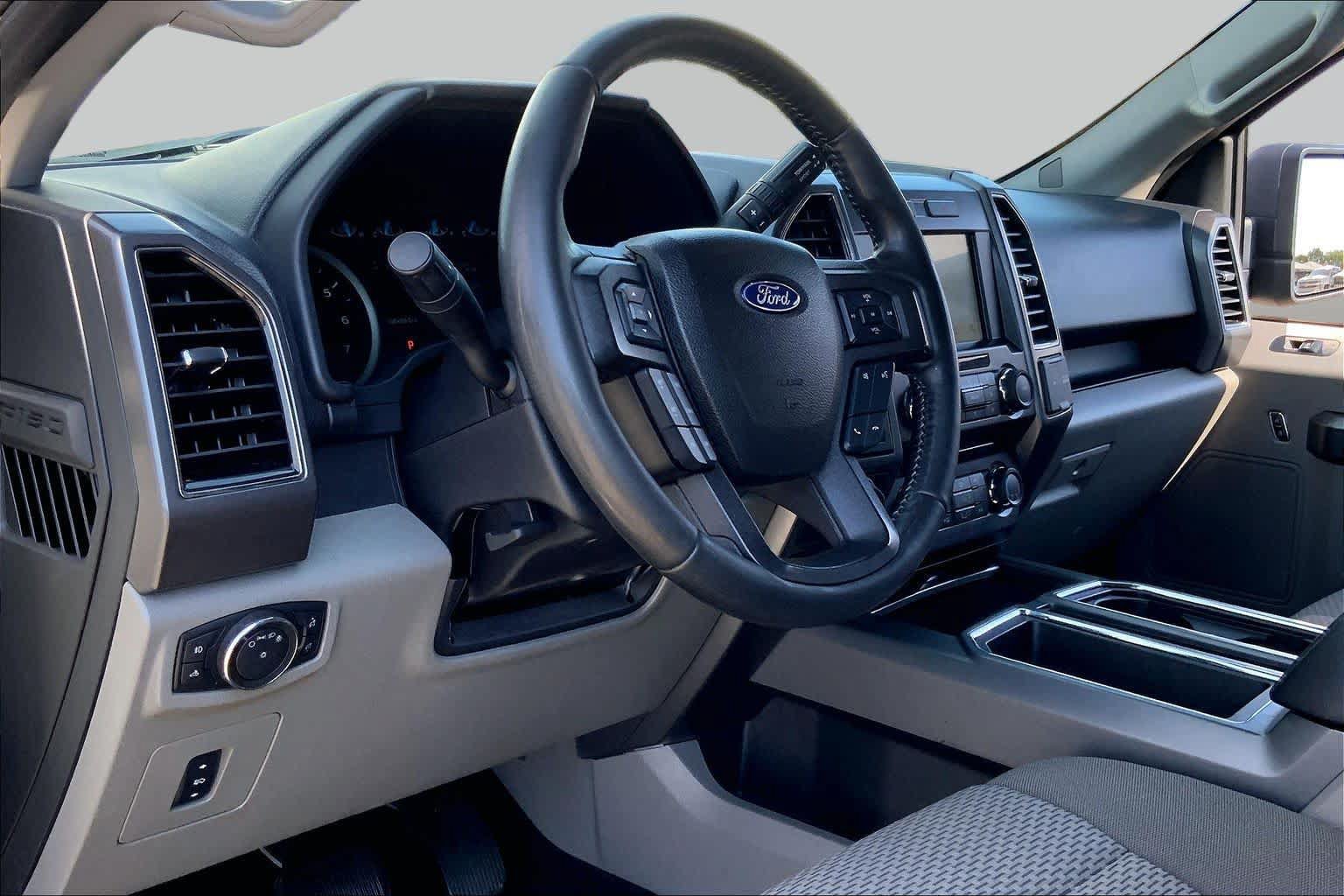 Used 2017 Ford F150 XLT w/ Equipment Group 302A Luxury AWD/4WD image 17