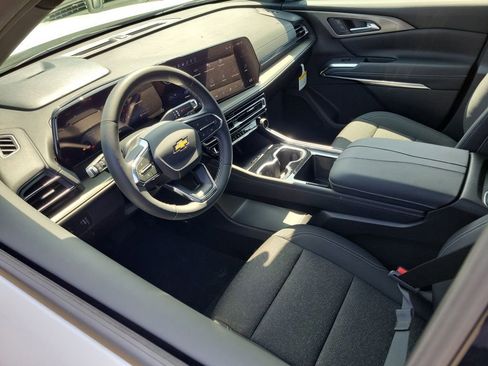 New 2026 Chevrolet Traverse LT image 3