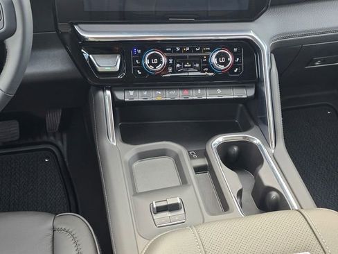 New 2026 GMC Sierra 2500 Denali w/ Denali Reserve Package image 16