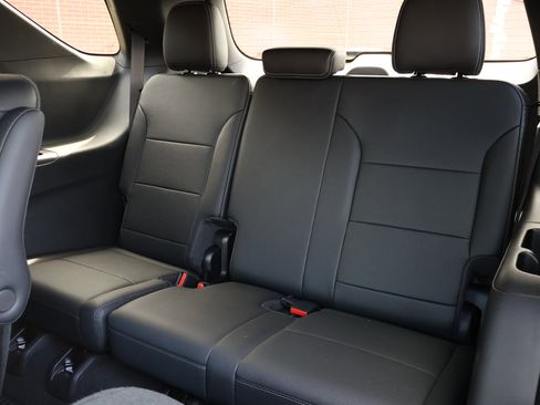 New 2026 Chevrolet Traverse LT w/ LPO, Floor Liner Package FWD image 20