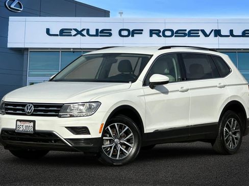 Used 2018 Volkswagen Tiguan SE image 1