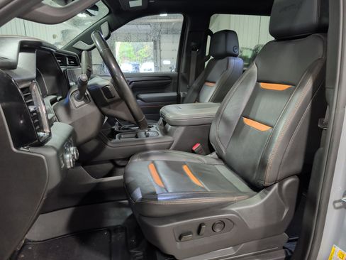 Used 2024 GMC Sierra 2500 AT4 w/ AT4 Premium Plus Package AWD/4WD image 9