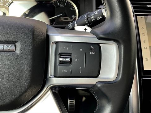 Used 2023 Land Rover Discovery S R-Dynamic image 19