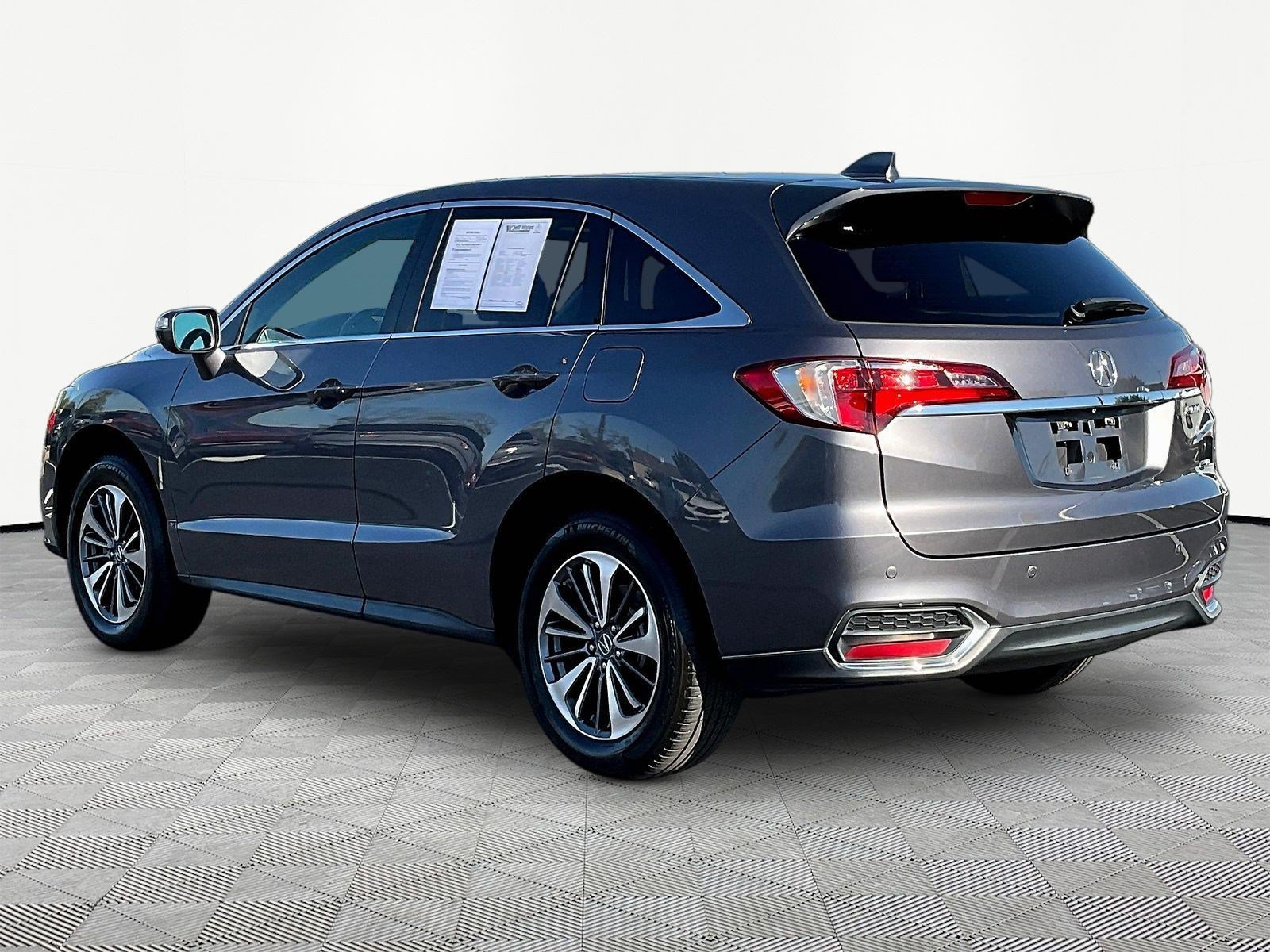 Used 2017 Acura RDX w/ Advance Package AWD/4WD image 4