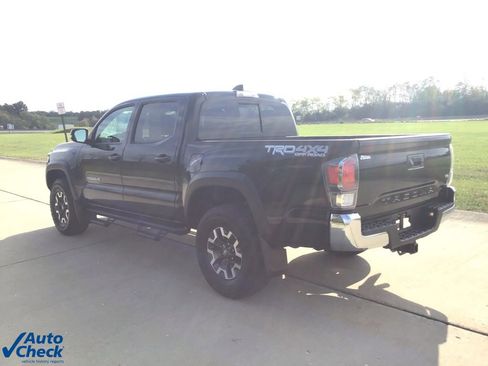 Used 2022 Toyota Tacoma TRD Off-Road image 6