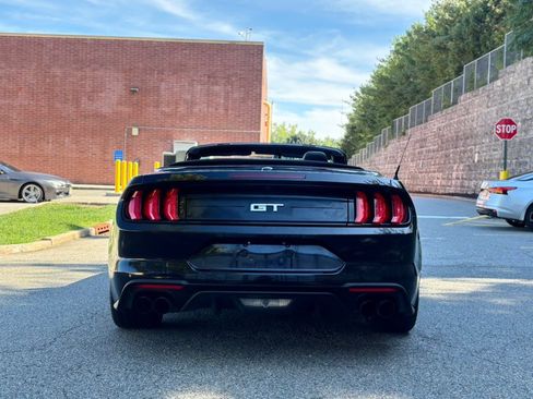 Used 2018 Ford Mustang GT Premium w/ GT Performance Package RWD image 5