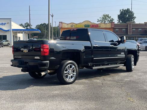 Used 2019 Chevrolet Silverado 2500 High Country w/ Duramax Plus Package AWD/4WD image 3