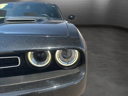 Used 2017 Dodge Challenger R/T RWD image 33