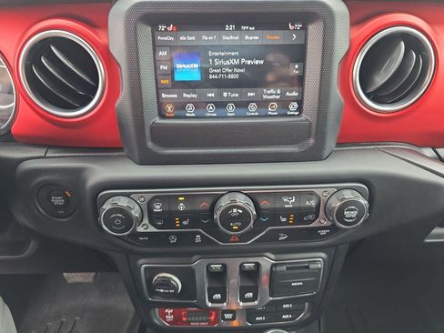 Used 2018 Jeep Wrangler Rubicon w/ Cold Weather Group image 9