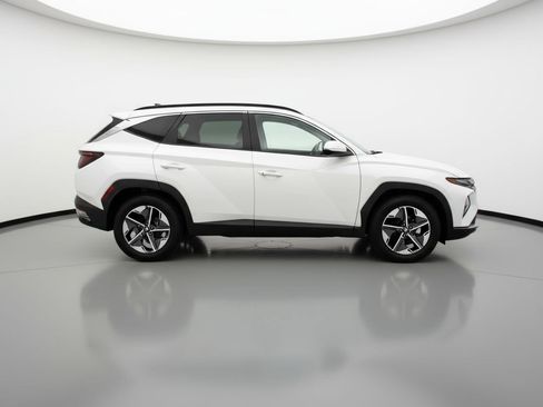 Used 2025 Hyundai Tucson SEL FWD image 11