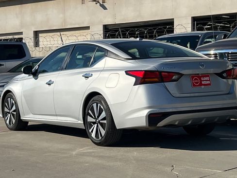 Used 2022 Nissan Altima 2.5 SV image 7