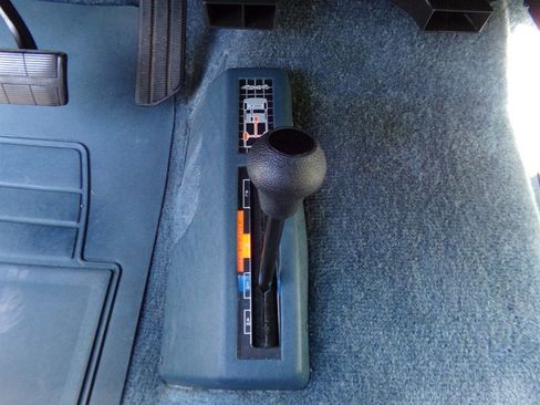 Used 1994 Chevrolet Suburban 4WD image 18