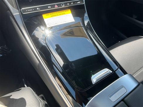 Certified 2025 Mercedes-Benz GLC 300 image 34