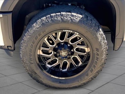 Used 2024 GMC Sierra 2500 SLT w/ Texas SLT Premium Package image 10