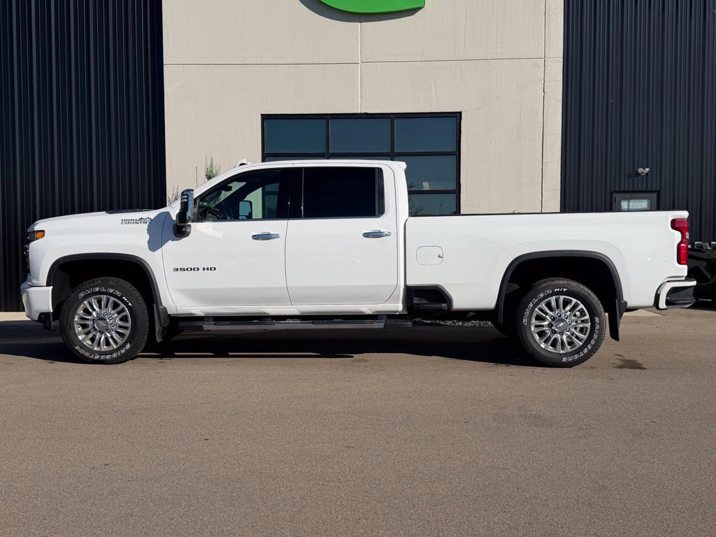 Used 2020 Chevrolet Silverado 3500 High Country w/ Technology Package AWD/4WD image 2