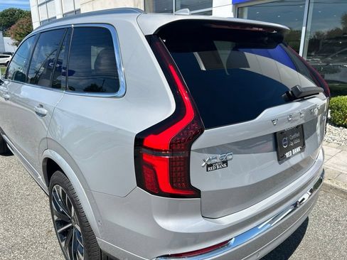 Used 2025 Volvo XC90 B6 Plus AWD/4WD image 11