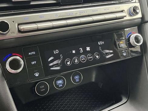 Used 2025 Genesis G70 2.5T AWD/4WD image 36