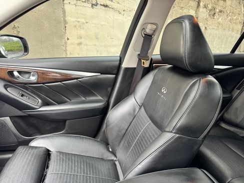 Used 2014 INFINITI Q50 Sport w/ Deluxe Technology Package image 18