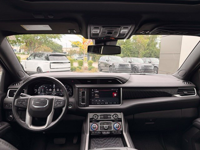 Used 2023 GMC Yukon Denali AWD/4WD image 9