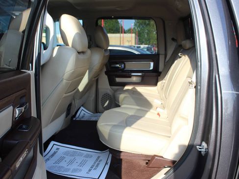 Used 2018 RAM 1500 Laramie w/ Convenience Group AWD/4WD image 15
