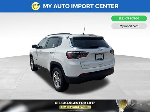 Used 2024 Jeep Compass Latitude AWD/4WD image 5
