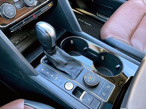 Used 2021 Volkswagen Atlas SEL Premium image 33