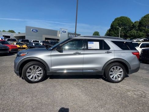 Certified 2022 Ford Explorer Limited w/ Equipment Group 301A RWD image 5